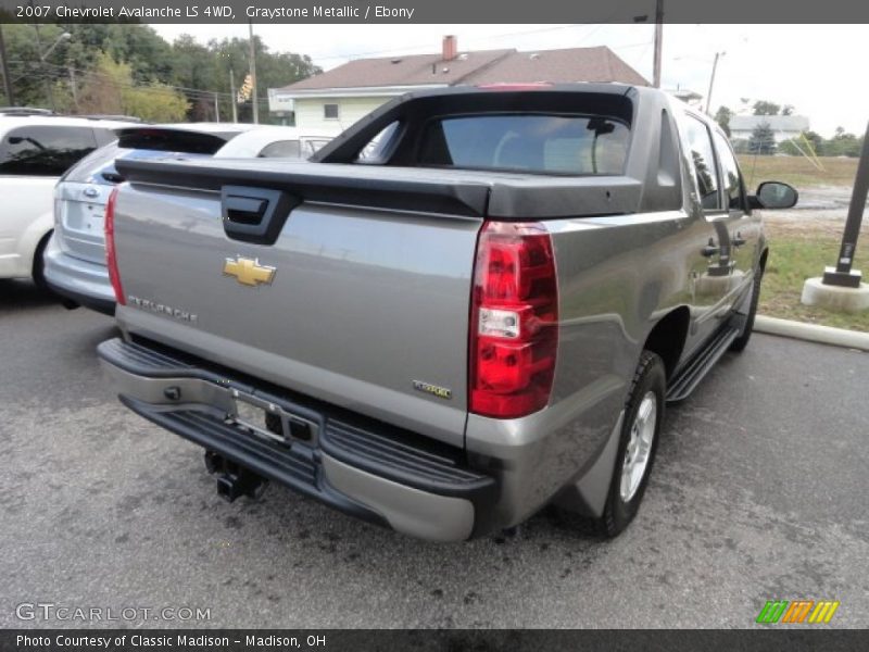 Graystone Metallic / Ebony 2007 Chevrolet Avalanche LS 4WD