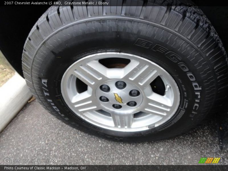 Graystone Metallic / Ebony 2007 Chevrolet Avalanche LS 4WD