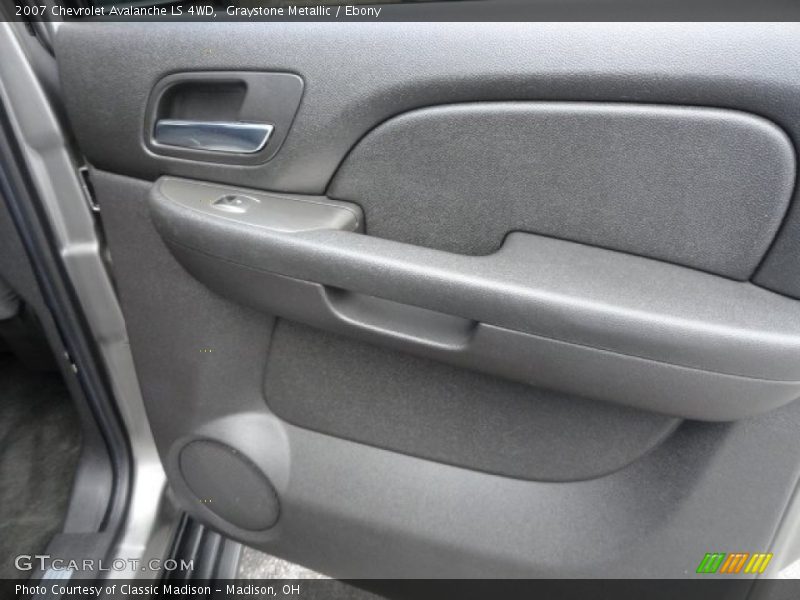 Graystone Metallic / Ebony 2007 Chevrolet Avalanche LS 4WD