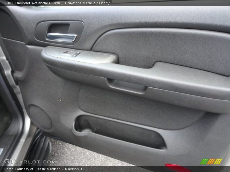 Graystone Metallic / Ebony 2007 Chevrolet Avalanche LS 4WD