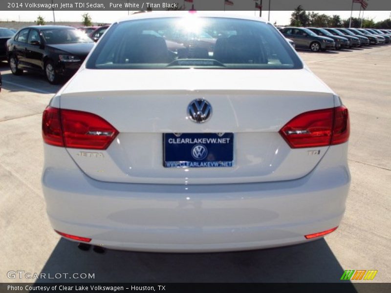 Pure White / Titan Black 2014 Volkswagen Jetta TDI Sedan