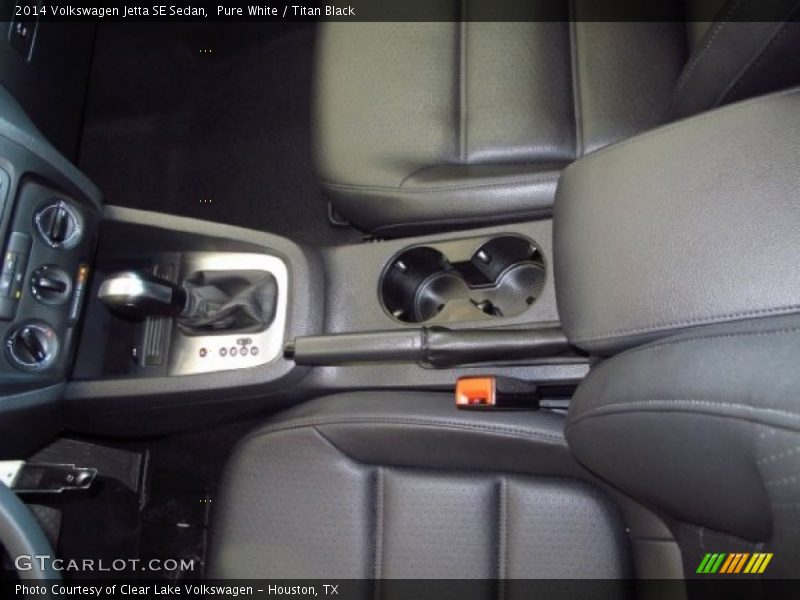 Pure White / Titan Black 2014 Volkswagen Jetta SE Sedan