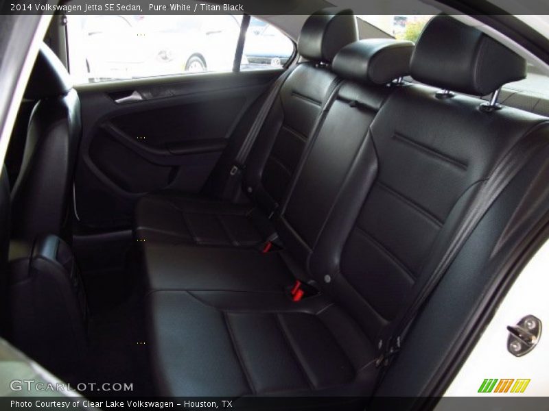 Pure White / Titan Black 2014 Volkswagen Jetta SE Sedan