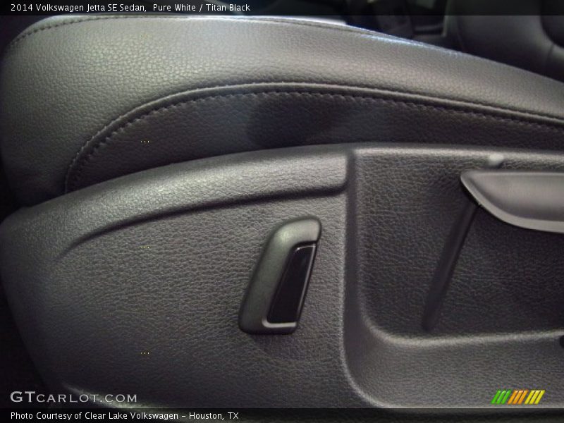 Pure White / Titan Black 2014 Volkswagen Jetta SE Sedan