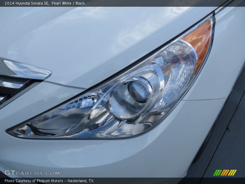 Pearl White / Black 2014 Hyundai Sonata SE