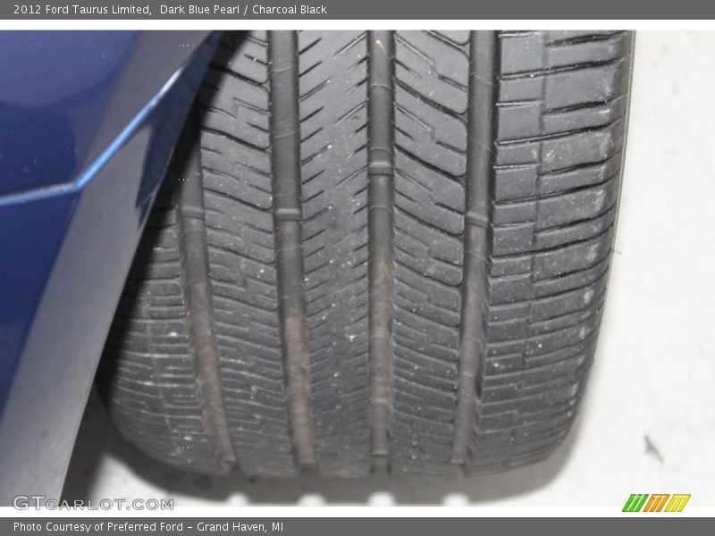 Dark Blue Pearl / Charcoal Black 2012 Ford Taurus Limited