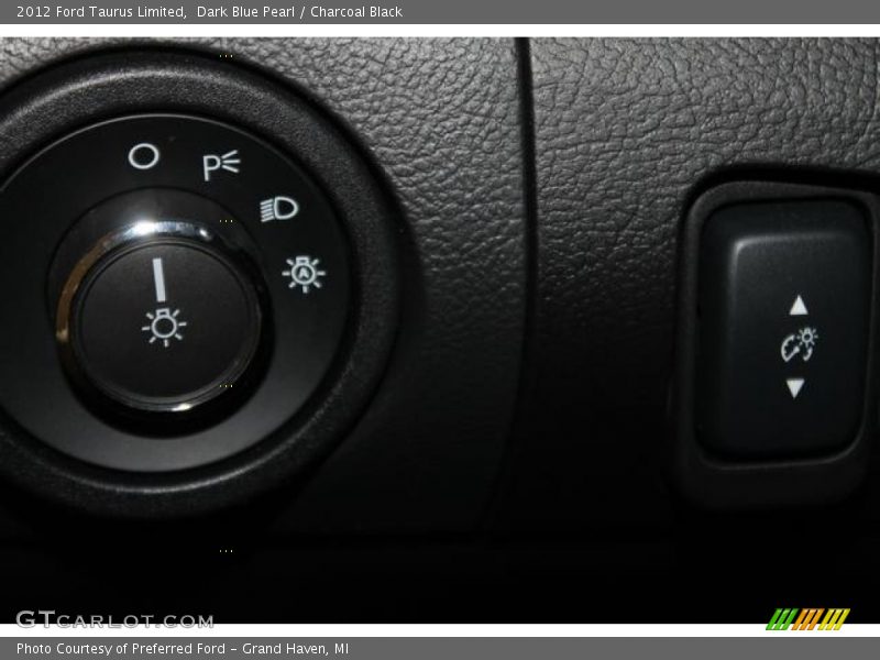 Dark Blue Pearl / Charcoal Black 2012 Ford Taurus Limited