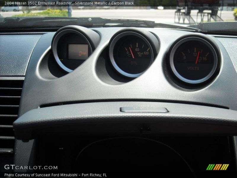 Silverstone Metallic / Carbon Black 2004 Nissan 350Z Enthusiast Roadster