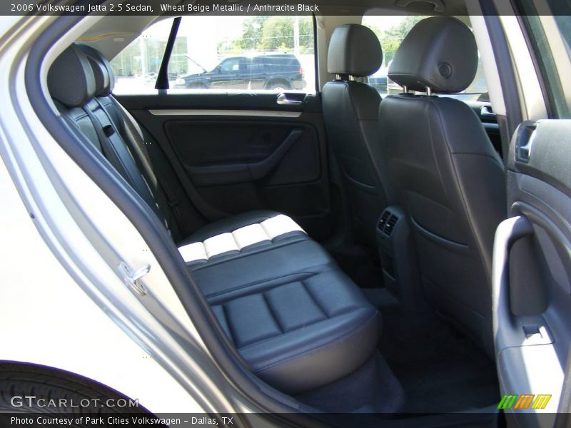 Wheat Beige Metallic / Anthracite Black 2006 Volkswagen Jetta 2.5 Sedan