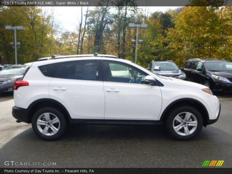Super White / Black 2013 Toyota RAV4 XLE AWD