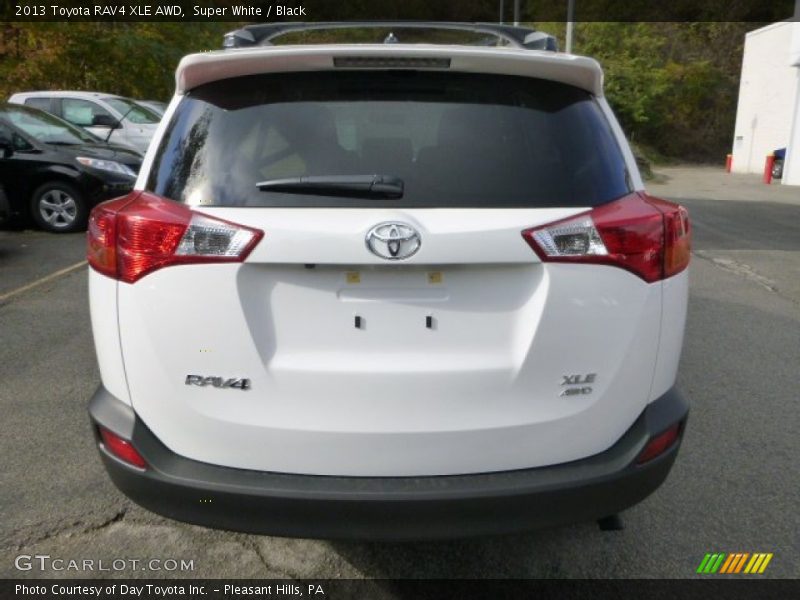 Super White / Black 2013 Toyota RAV4 XLE AWD