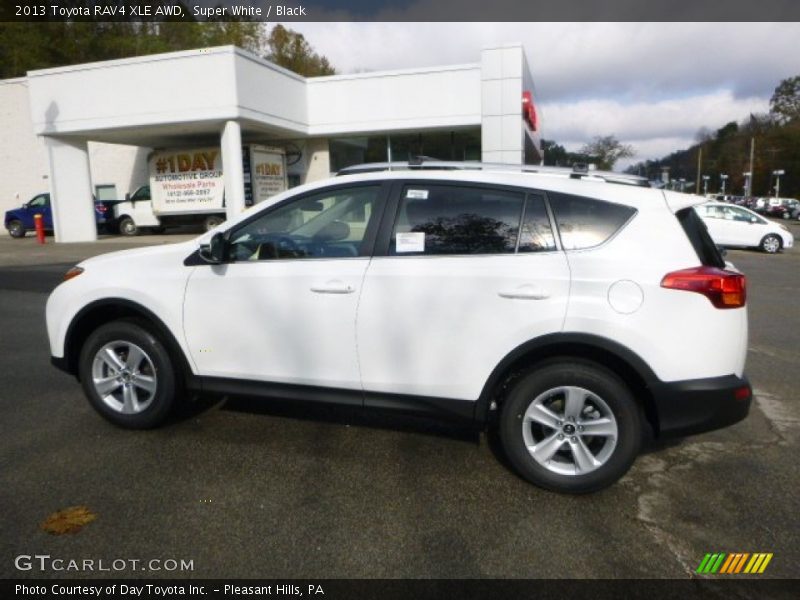 Super White / Black 2013 Toyota RAV4 XLE AWD