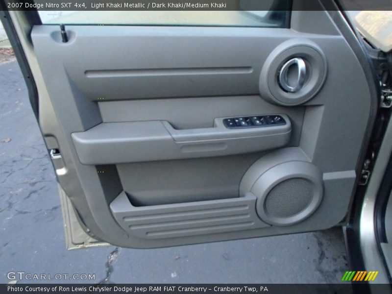 Light Khaki Metallic / Dark Khaki/Medium Khaki 2007 Dodge Nitro SXT 4x4