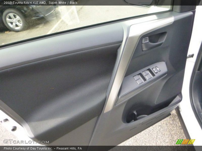 Super White / Black 2013 Toyota RAV4 XLE AWD