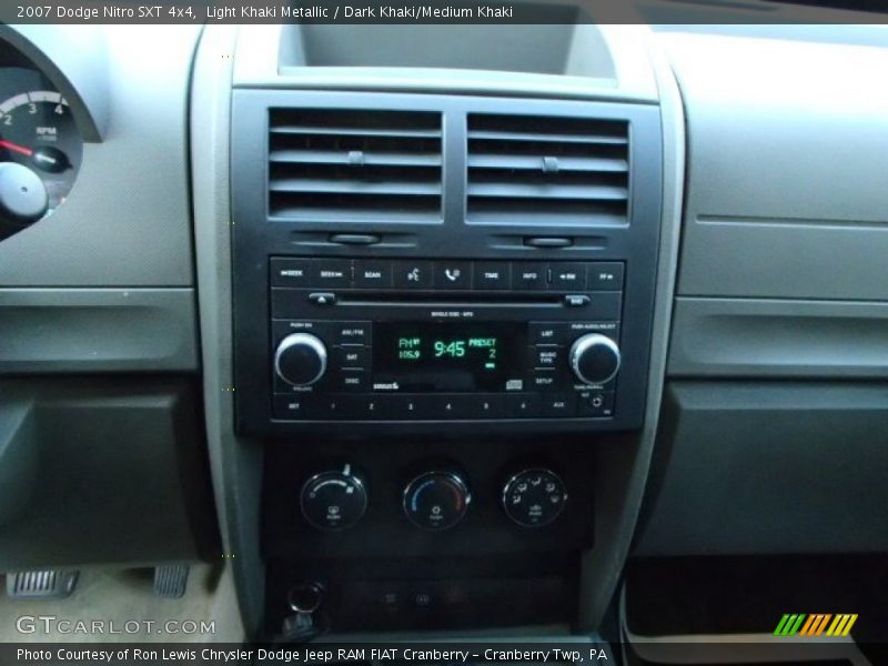 Light Khaki Metallic / Dark Khaki/Medium Khaki 2007 Dodge Nitro SXT 4x4