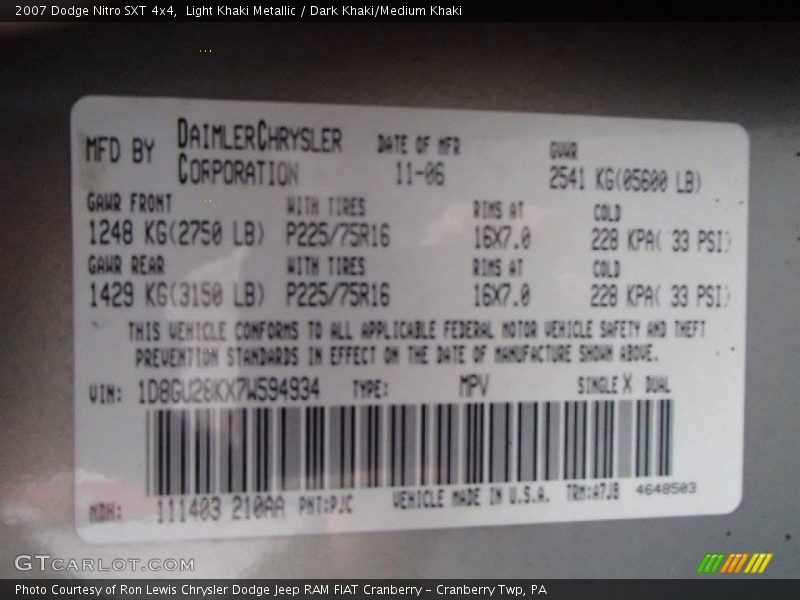 Light Khaki Metallic / Dark Khaki/Medium Khaki 2007 Dodge Nitro SXT 4x4