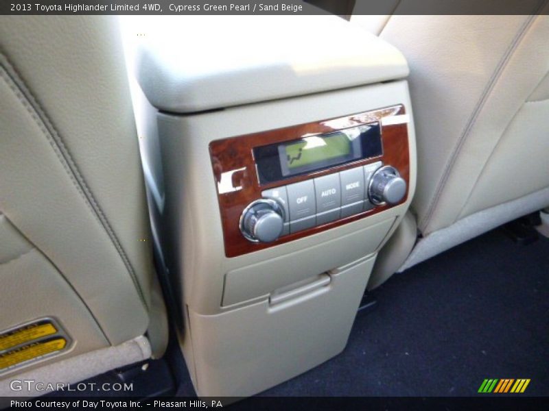 Cypress Green Pearl / Sand Beige 2013 Toyota Highlander Limited 4WD
