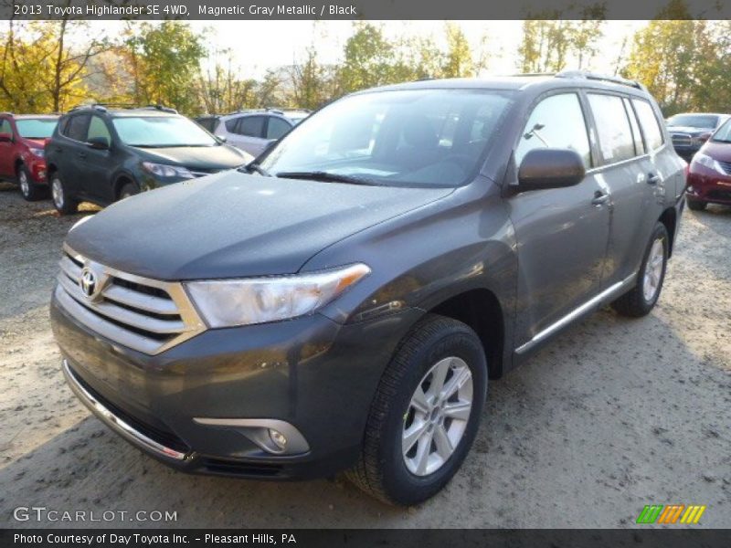 Magnetic Gray Metallic / Black 2013 Toyota Highlander SE 4WD