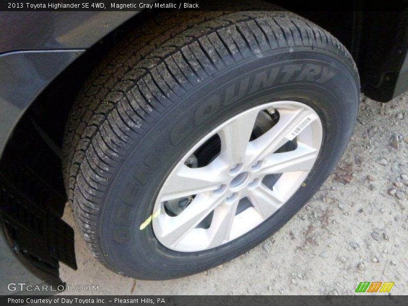 Magnetic Gray Metallic / Black 2013 Toyota Highlander SE 4WD