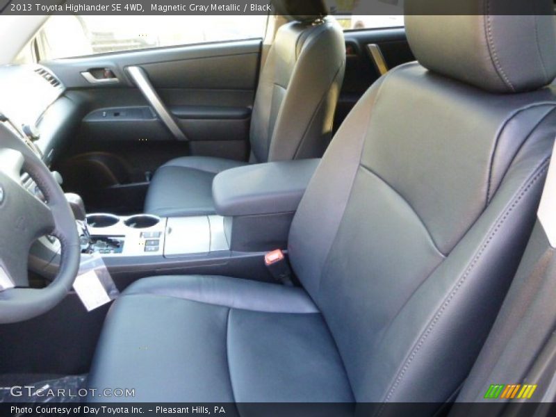 Magnetic Gray Metallic / Black 2013 Toyota Highlander SE 4WD