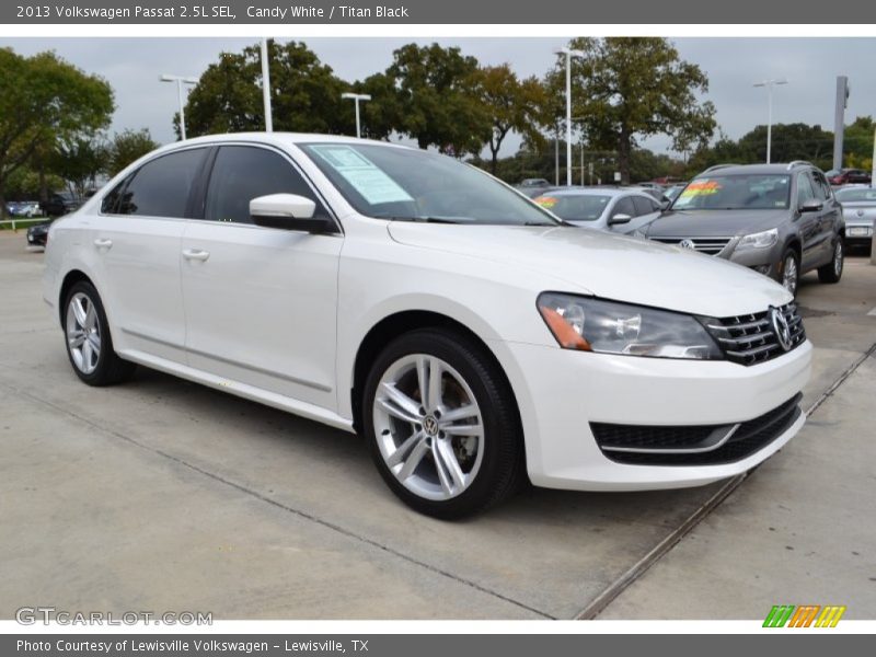 Candy White / Titan Black 2013 Volkswagen Passat 2.5L SEL