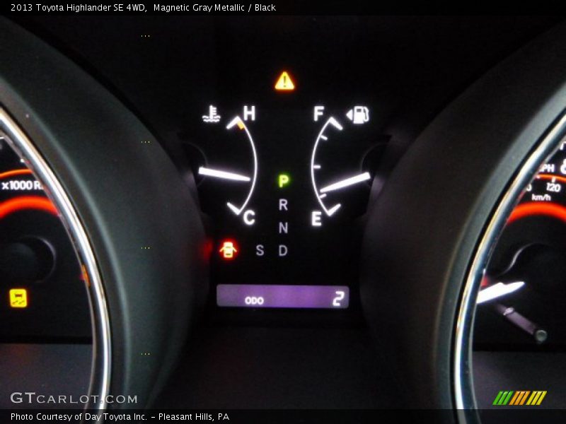 Magnetic Gray Metallic / Black 2013 Toyota Highlander SE 4WD