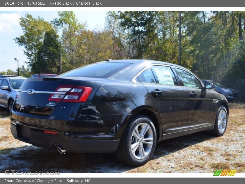 Tuxedo Black / Charcoal Black 2014 Ford Taurus SEL
