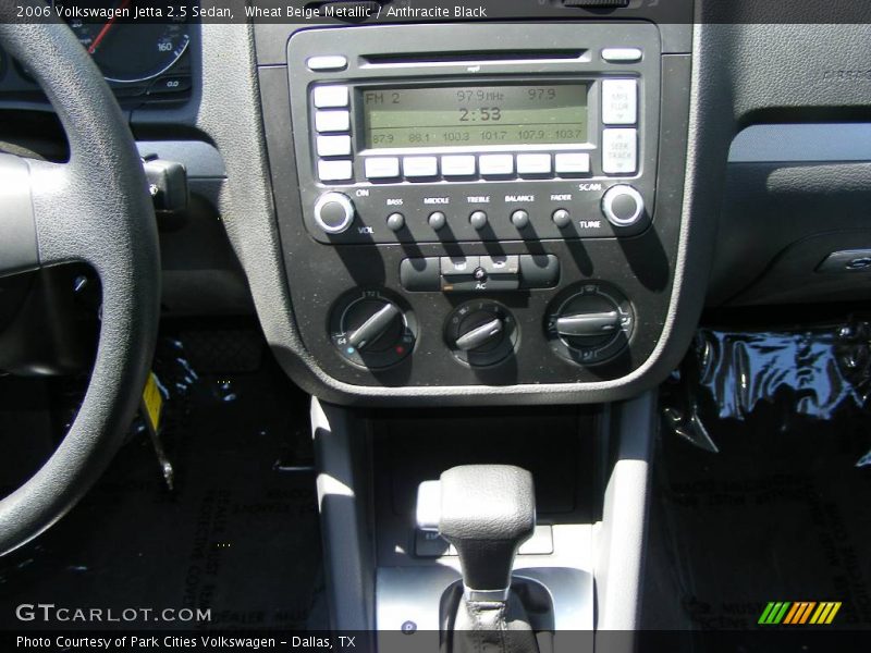 Wheat Beige Metallic / Anthracite Black 2006 Volkswagen Jetta 2.5 Sedan