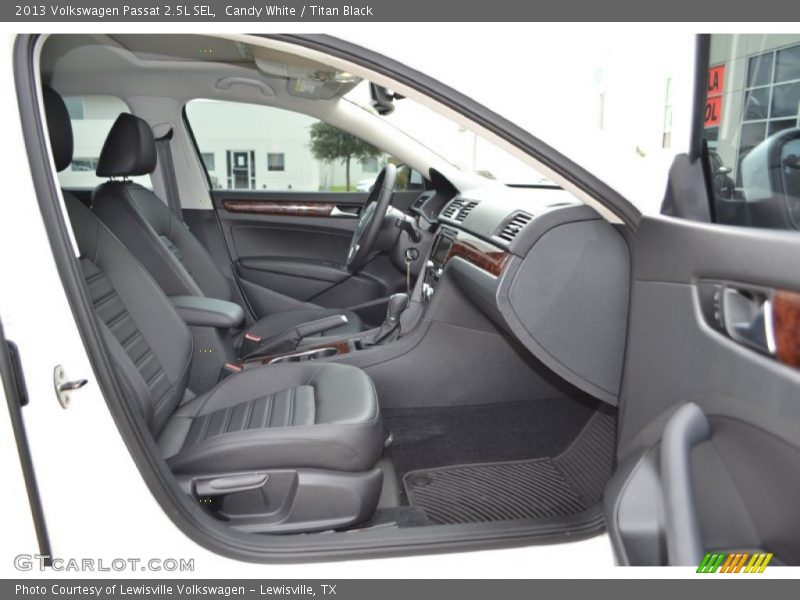 Candy White / Titan Black 2013 Volkswagen Passat 2.5L SEL