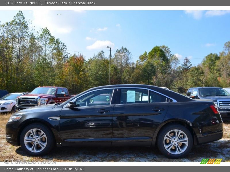 Tuxedo Black / Charcoal Black 2014 Ford Taurus SEL