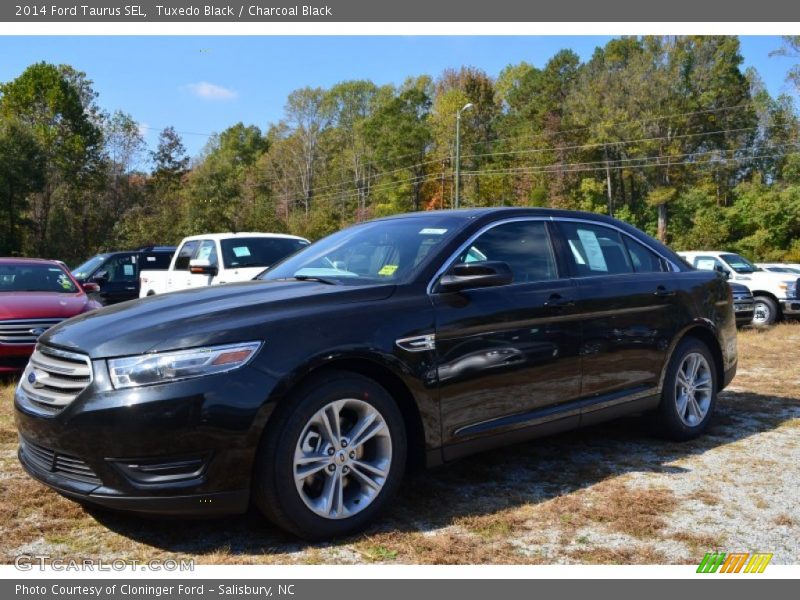 Tuxedo Black / Charcoal Black 2014 Ford Taurus SEL