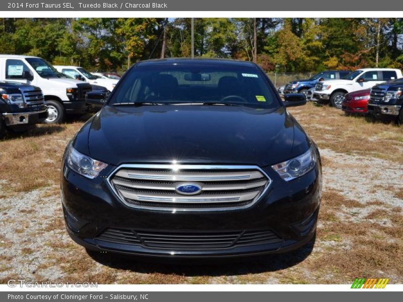 Tuxedo Black / Charcoal Black 2014 Ford Taurus SEL