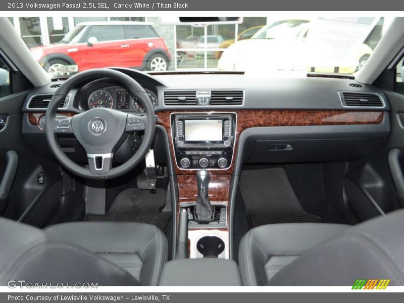 Candy White / Titan Black 2013 Volkswagen Passat 2.5L SEL