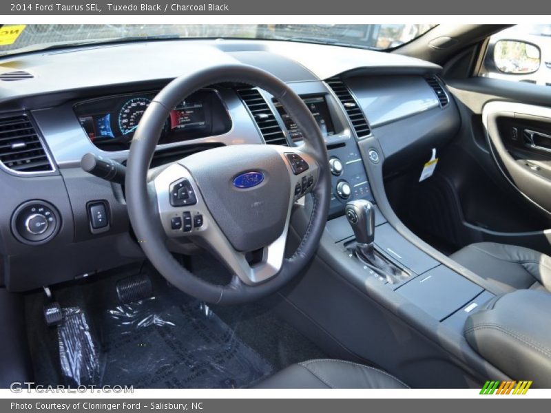Tuxedo Black / Charcoal Black 2014 Ford Taurus SEL