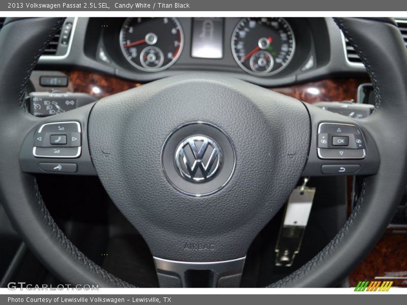 Candy White / Titan Black 2013 Volkswagen Passat 2.5L SEL