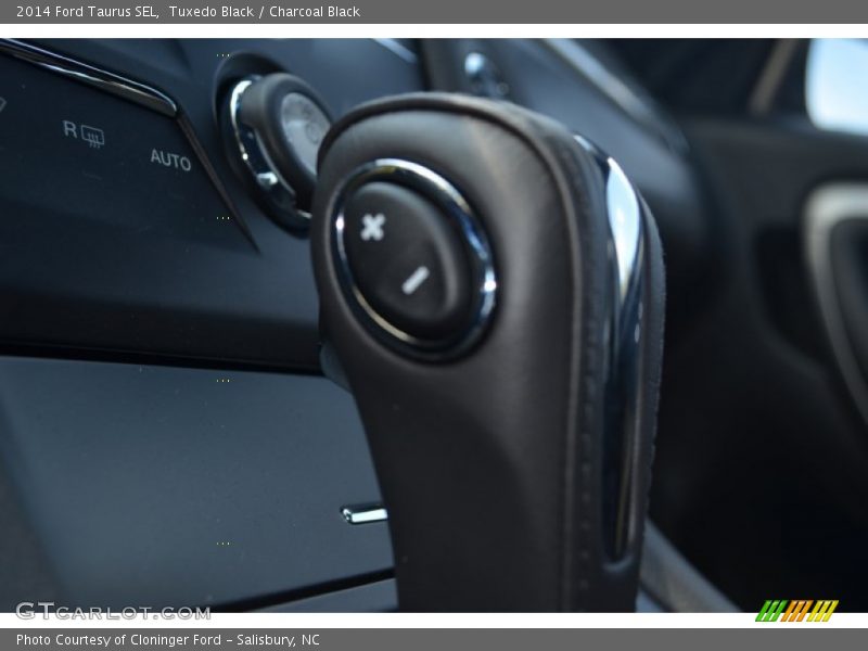 Tuxedo Black / Charcoal Black 2014 Ford Taurus SEL