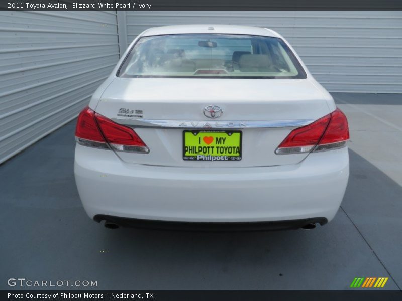 Blizzard White Pearl / Ivory 2011 Toyota Avalon