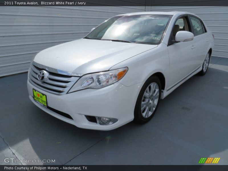 Blizzard White Pearl / Ivory 2011 Toyota Avalon