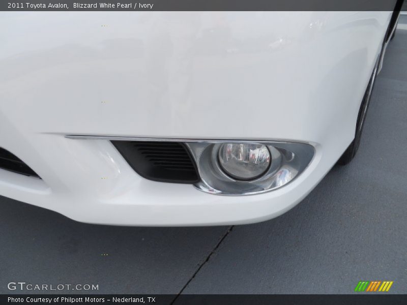 Blizzard White Pearl / Ivory 2011 Toyota Avalon