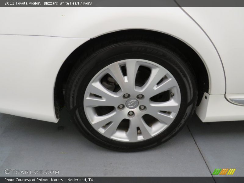 Blizzard White Pearl / Ivory 2011 Toyota Avalon