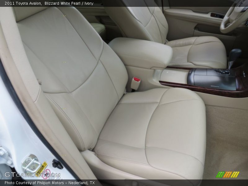 Blizzard White Pearl / Ivory 2011 Toyota Avalon
