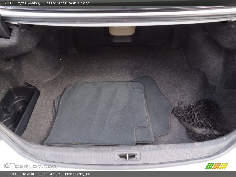 Blizzard White Pearl / Ivory 2011 Toyota Avalon