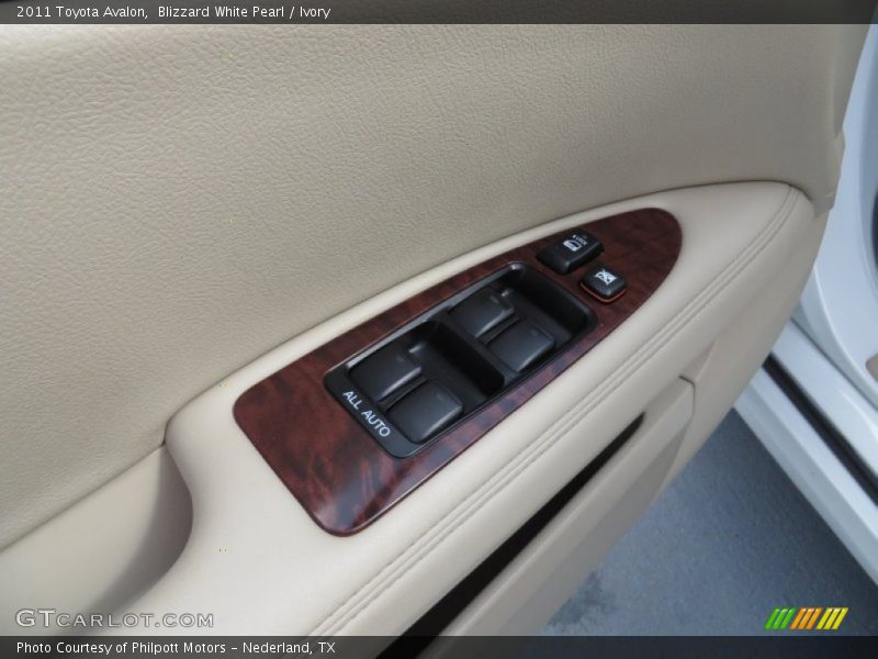 Blizzard White Pearl / Ivory 2011 Toyota Avalon