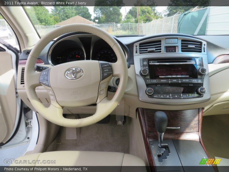 Blizzard White Pearl / Ivory 2011 Toyota Avalon
