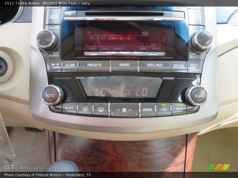 Blizzard White Pearl / Ivory 2011 Toyota Avalon
