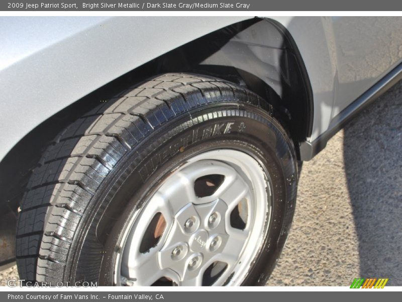 Bright Silver Metallic / Dark Slate Gray/Medium Slate Gray 2009 Jeep Patriot Sport