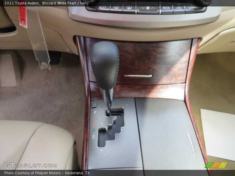 Blizzard White Pearl / Ivory 2011 Toyota Avalon