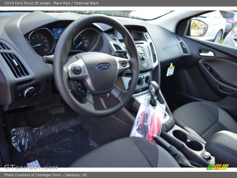 Race Red / Charcoal Black 2014 Ford Focus SE Sedan