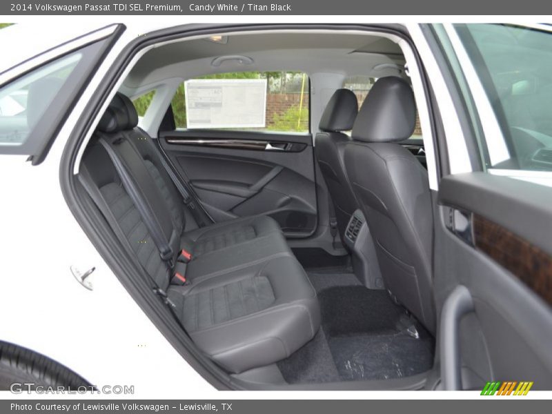 Candy White / Titan Black 2014 Volkswagen Passat TDI SEL Premium
