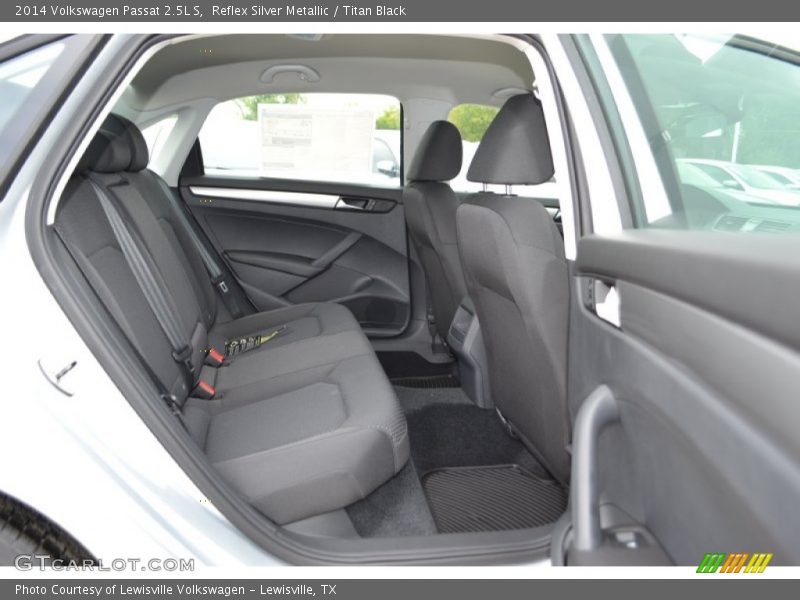 Reflex Silver Metallic / Titan Black 2014 Volkswagen Passat 2.5L S